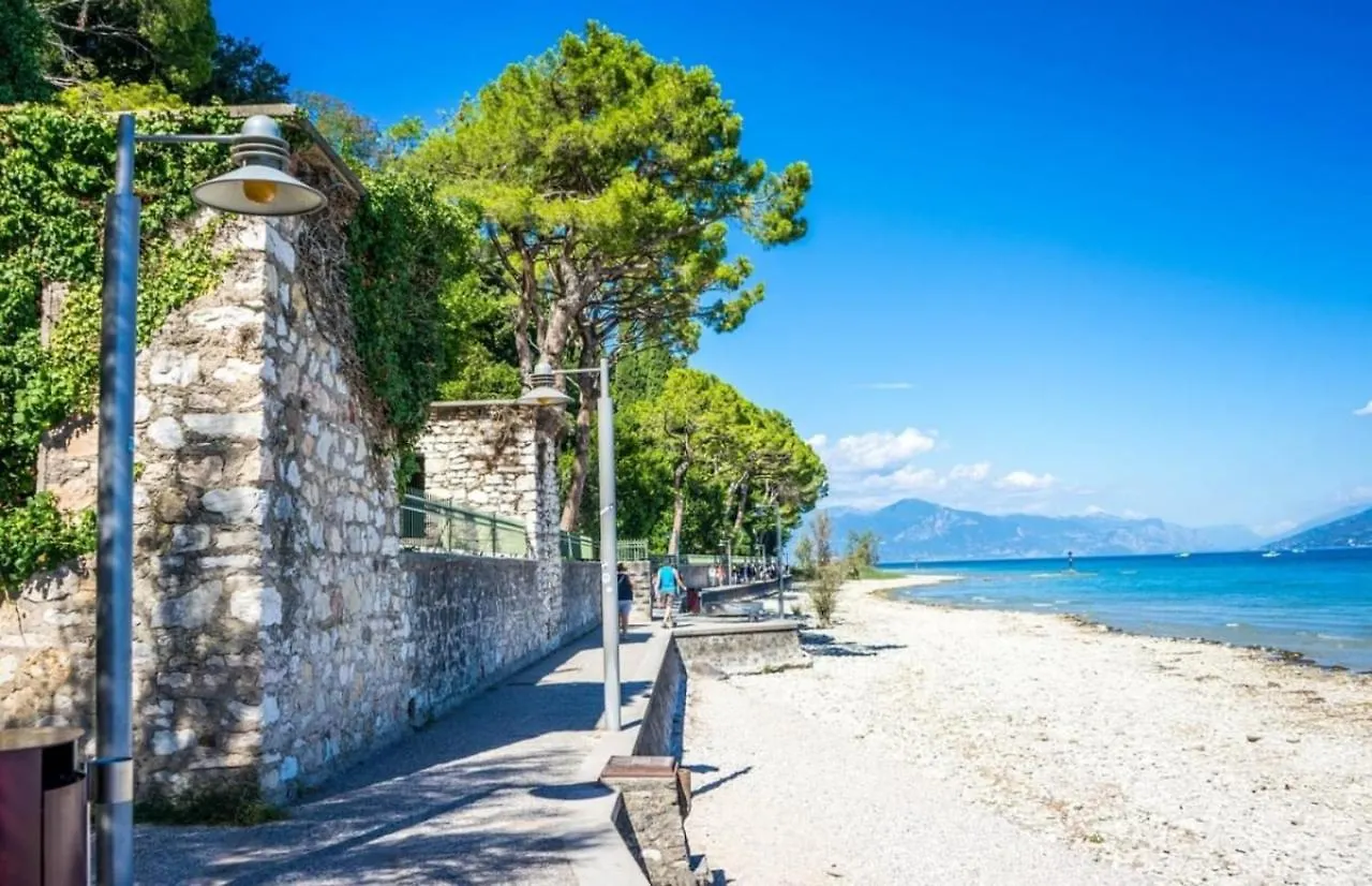 Rea Apartment - 500 M Dal Lago Di Garda - Sirmione 0*,  Italy
